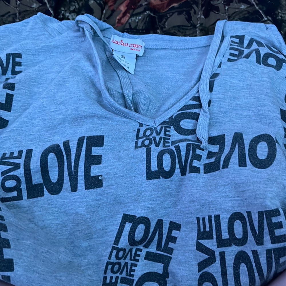 v-neck love shirt